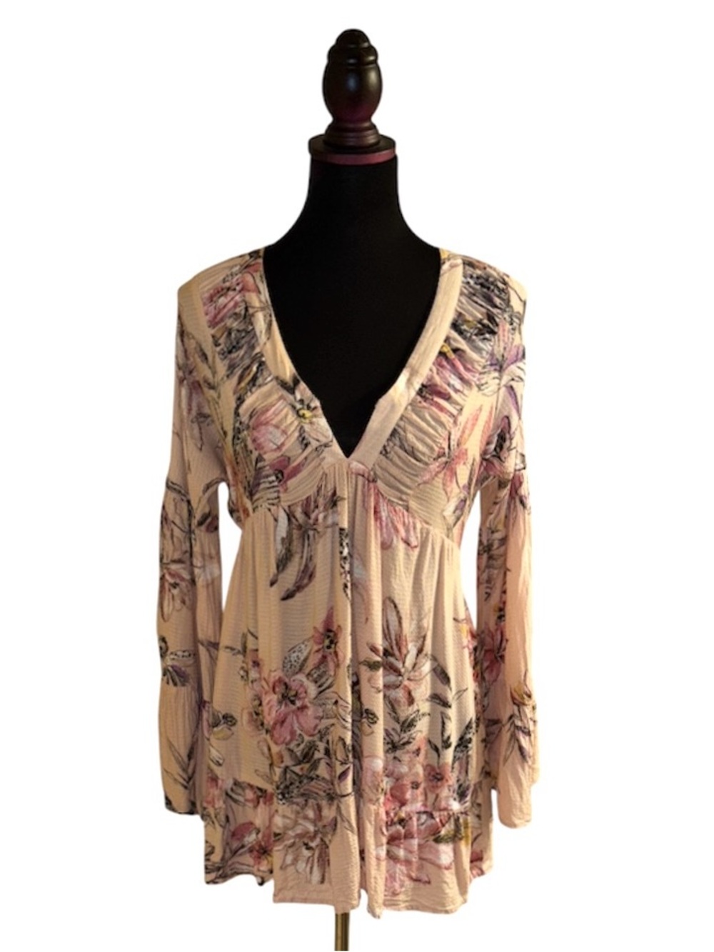 Bog Collective  Floral V-Neck Long Sleeve Tunic Top